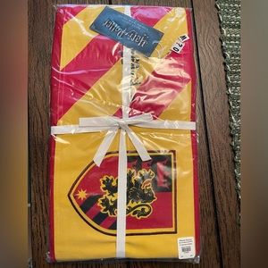 NWT Williams-Sonoma Harry Potter - Griffindor Apron
